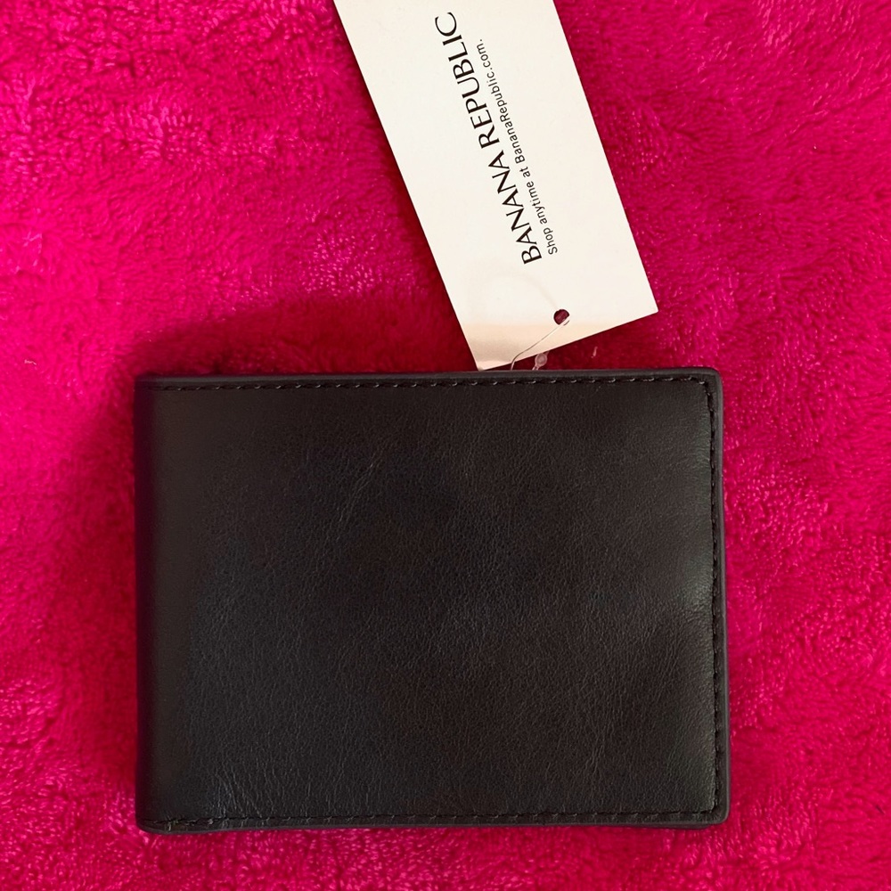 NWT - BANANA REPUBLIC Color Block
Leather Billfold Wallet